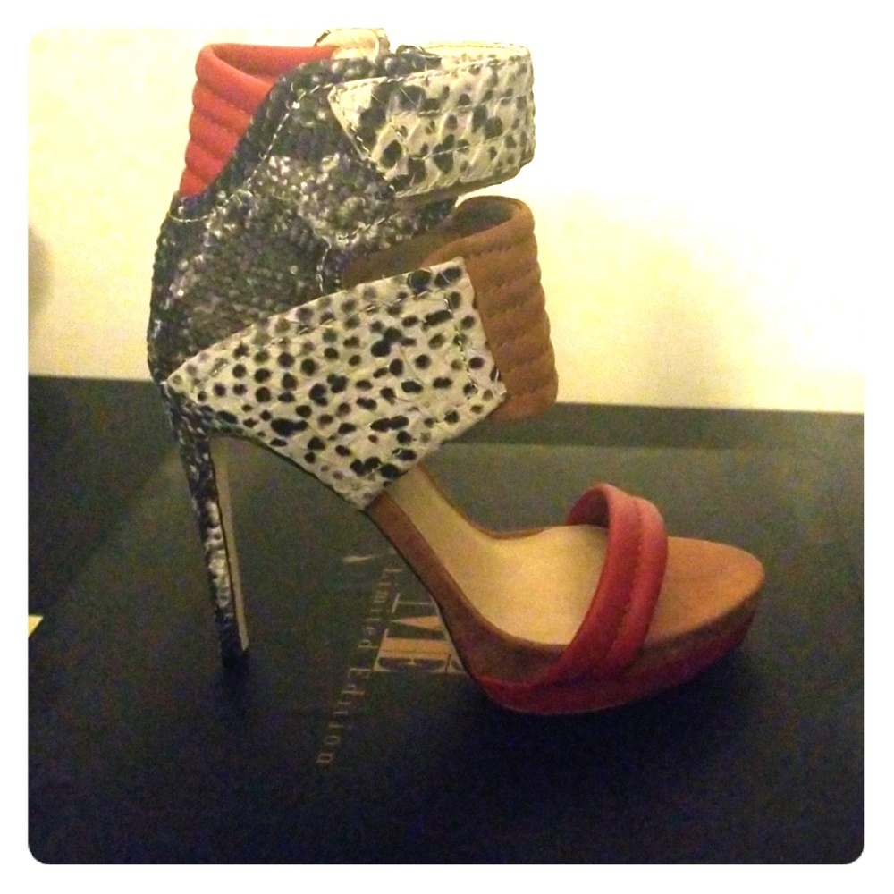Mia Limited Edition